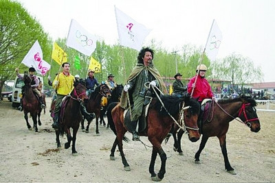 3神人3年骑行8000公里从北京骑马到伦敦看奥运
